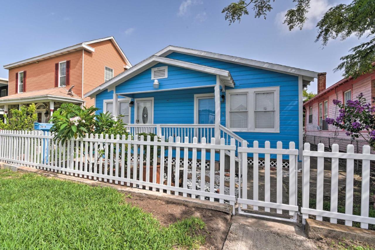 Bright Galveston Bungalow Half Mi To Pleasure Pier Kültér fotó